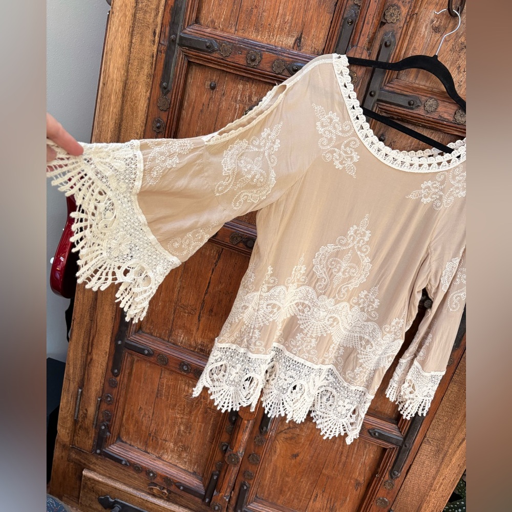 Solitaire elegant lace trim top - Picture 5 of 7